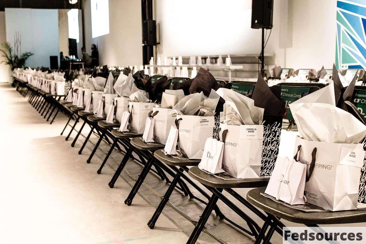 dior, runway, giveaway, parkshow, fashion, designer, fashion designer, lights, makeup, loot bags, studio, style, model, work, brown work, brown makeup, dior, dior, dior, dior, dior, giveaway, giveaway, giveaway, giveaway